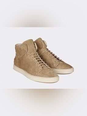 Strange Matter Clean Mid Tan Suede
Premium Sneakers NIB, Size 8* (Fits like 7)